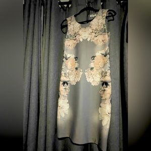 Calvin Klein Floral Dress size 4 NWT never worn